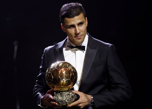 👀British media: Real Madrid has considered using Rodrigo + Camavenga + 40 million euros to quote Rodri